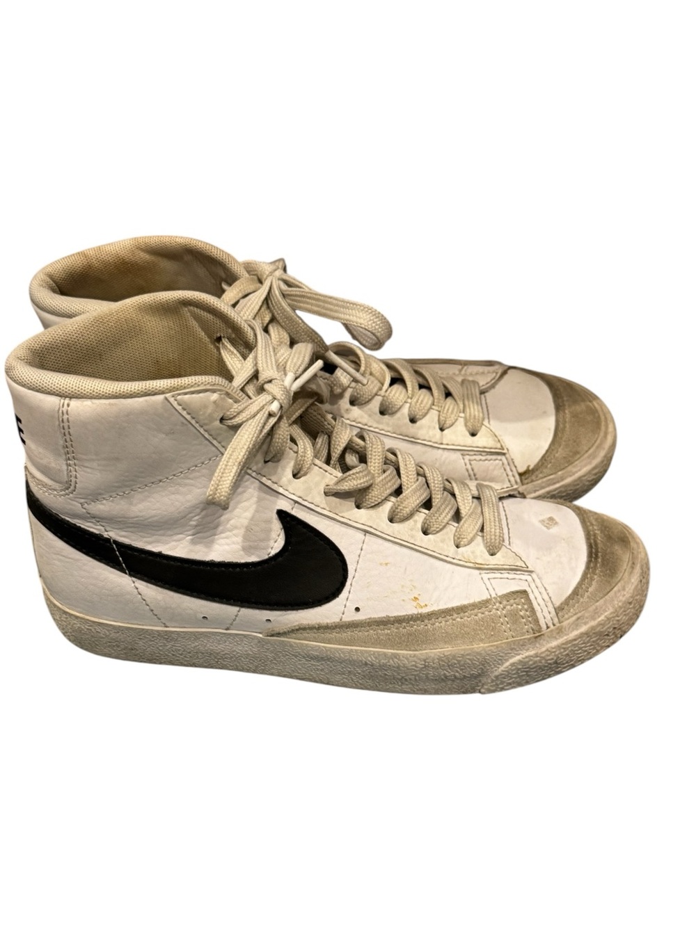 Nike Blazer High Top Sneakers
White Black Swoosh Casual Shoes 4Y Flawed